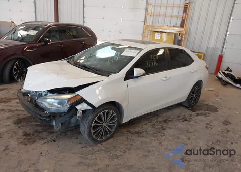 2015 Toyota Corolla S Premium z USA, uszkodzony, nr VIN 5YFBURHE4FP365734